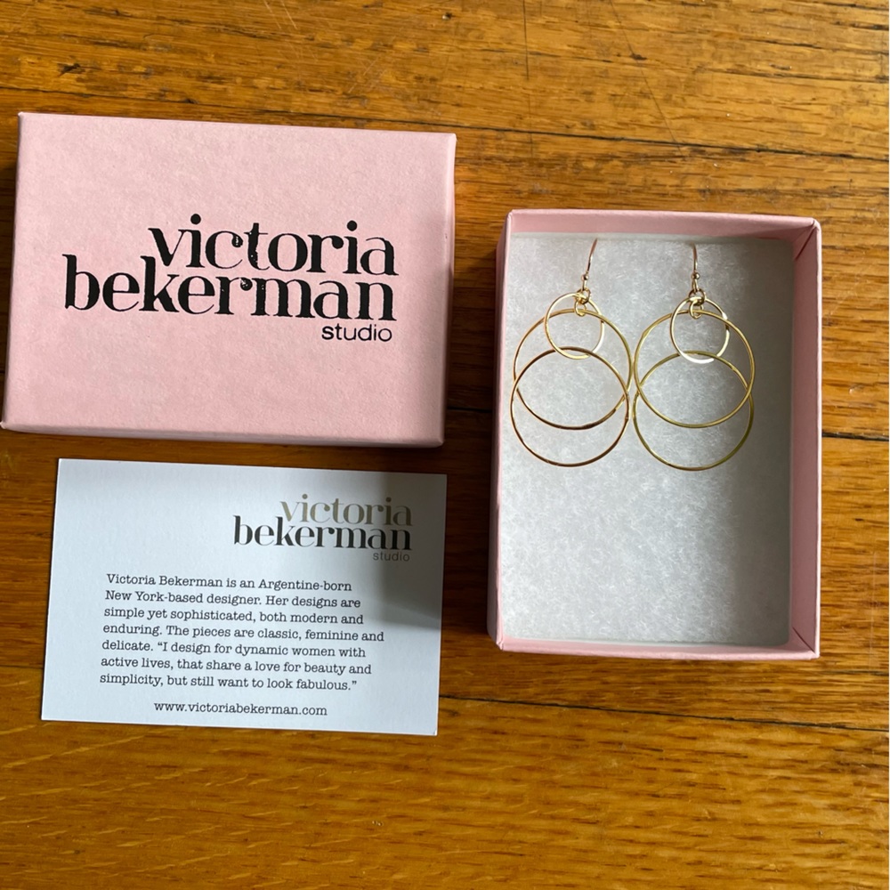 NIB Victoria Bekerman Trio Multi Circle Earrings, Gold